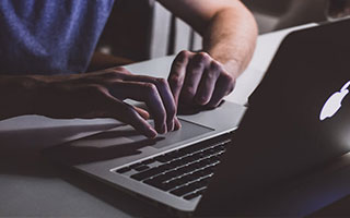 开云体育在线官网-亚洲杯国足迎战 球迷热情高涨，亚洲杯国足首战